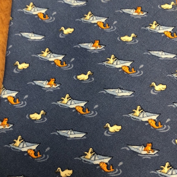 Salvatore Ferragamo 100% blue silk tie featuring paper boat with duck and fish - Picture 2 of 7